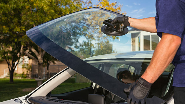 Fresno Auto Glass Replacement – Replace The Auto Glass At The Best Service